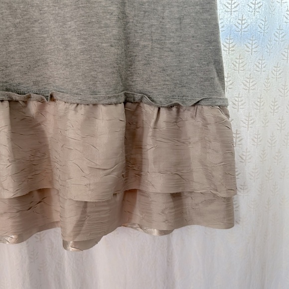 LOGO instant chic short sleeve scoop tee with ruffle - Picture 3 of 5